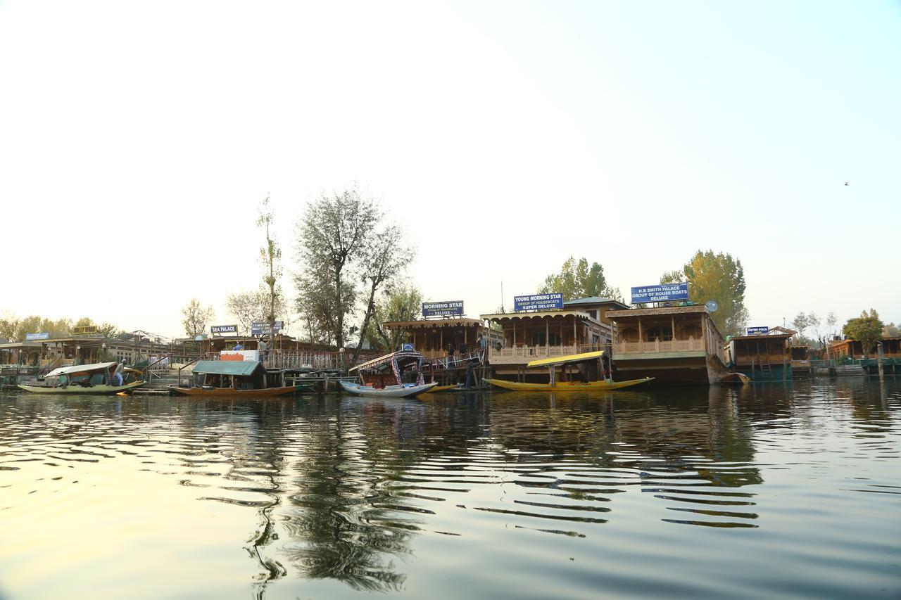 Отель Morning Star Group Of Houseboats Сринагар Экстерьер фото