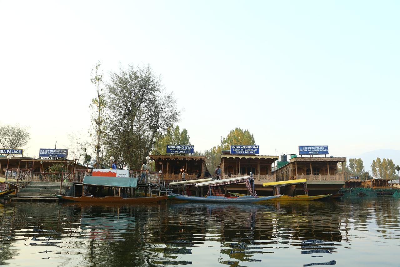 Отель Morning Star Group Of Houseboats Сринагар Экстерьер фото